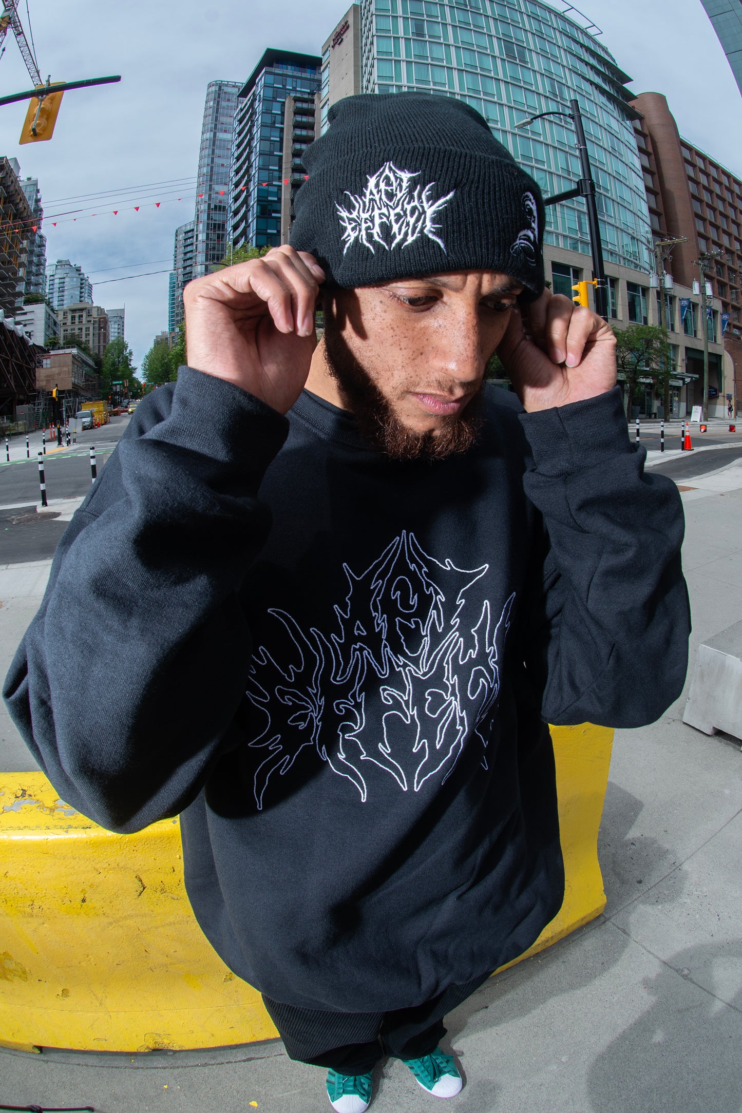 Casketnap Crewneck White / Black